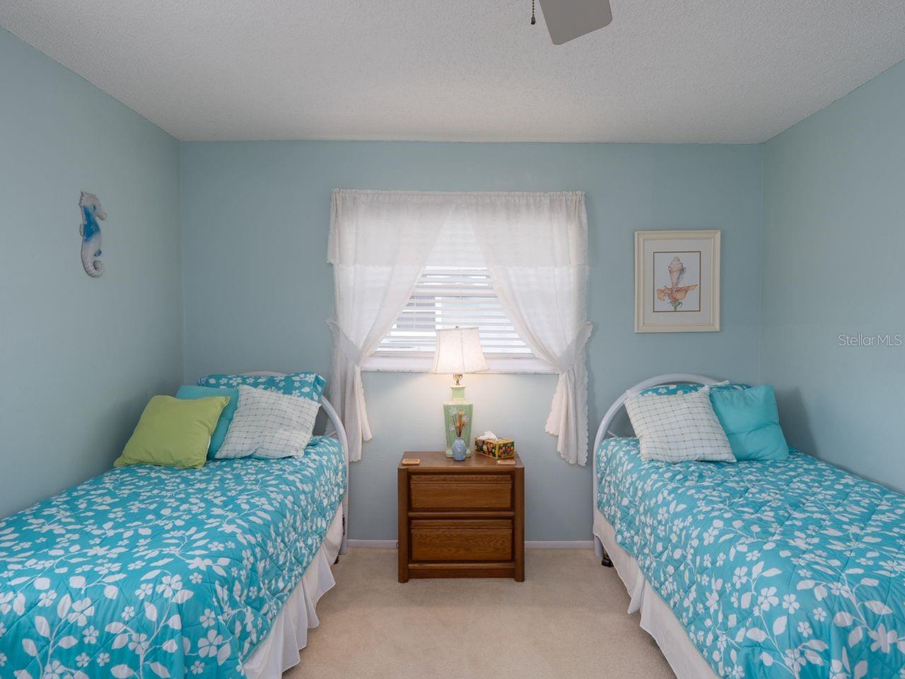 Image 32 of 44 For 6 Pine Ridge Way