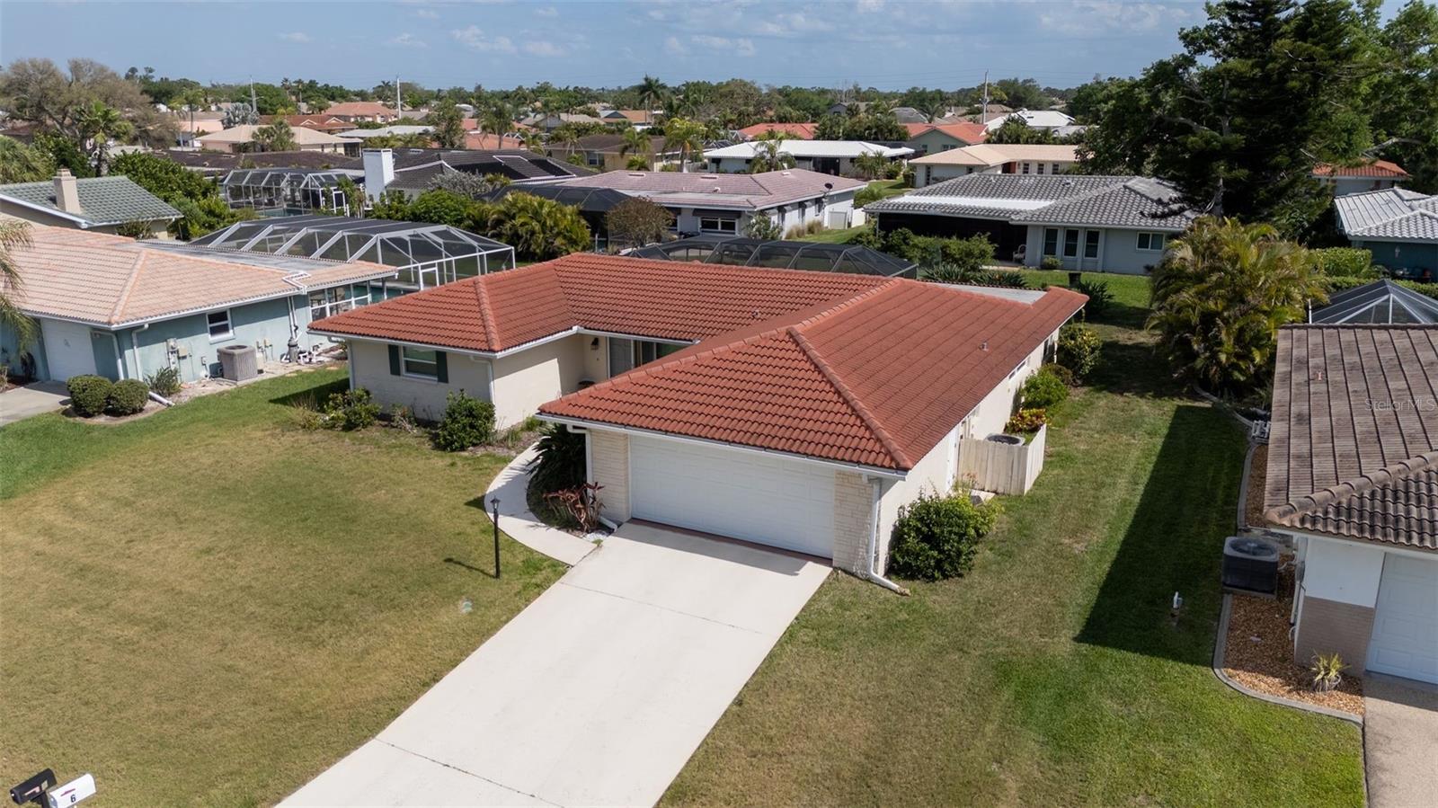 Image 4 of 44 For 6 Pine Ridge Way