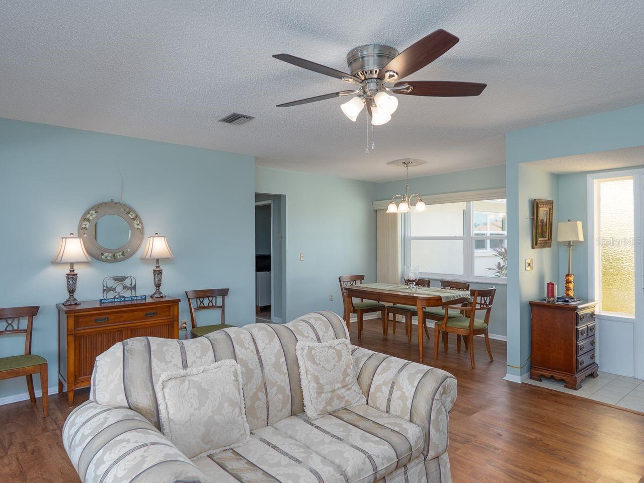 Image 7 of 44 For 6 Pine Ridge Way