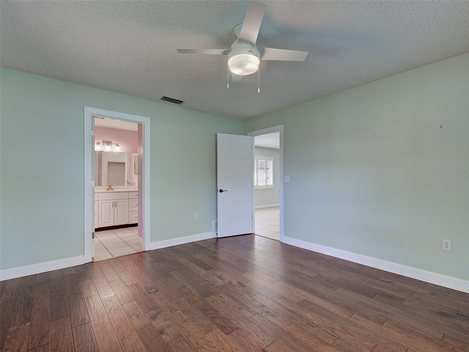 Image 44 of 51 For 1337 Whispering Lane