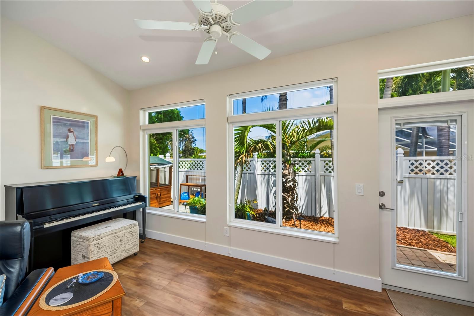 Image 22 of 50 For 1238 Paradise Way