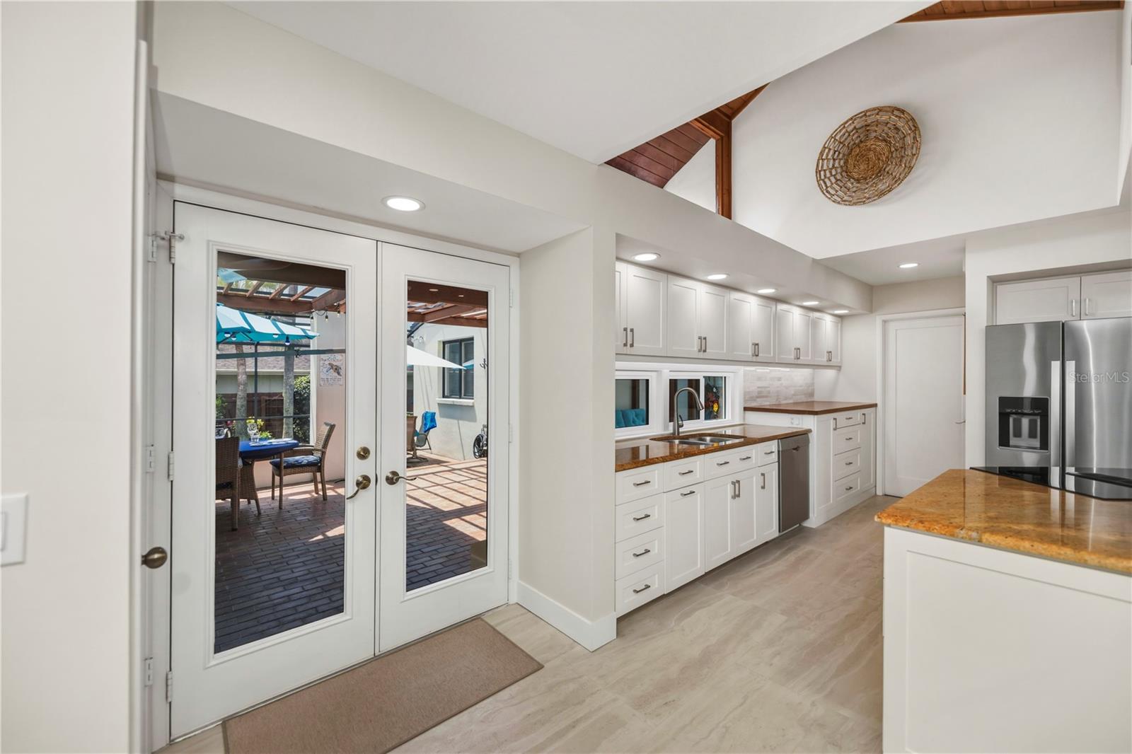 Image 6 of 50 For 1238 Paradise Way