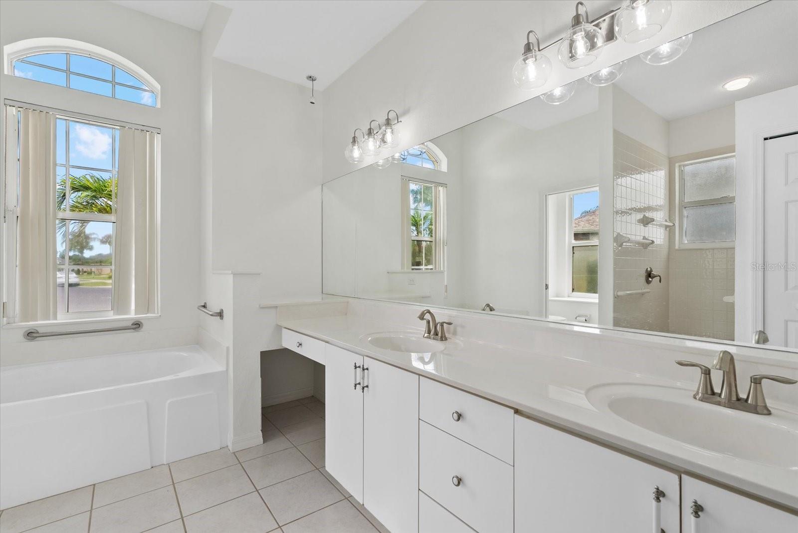 Image 21 of 48 For 5665 Riviera Court