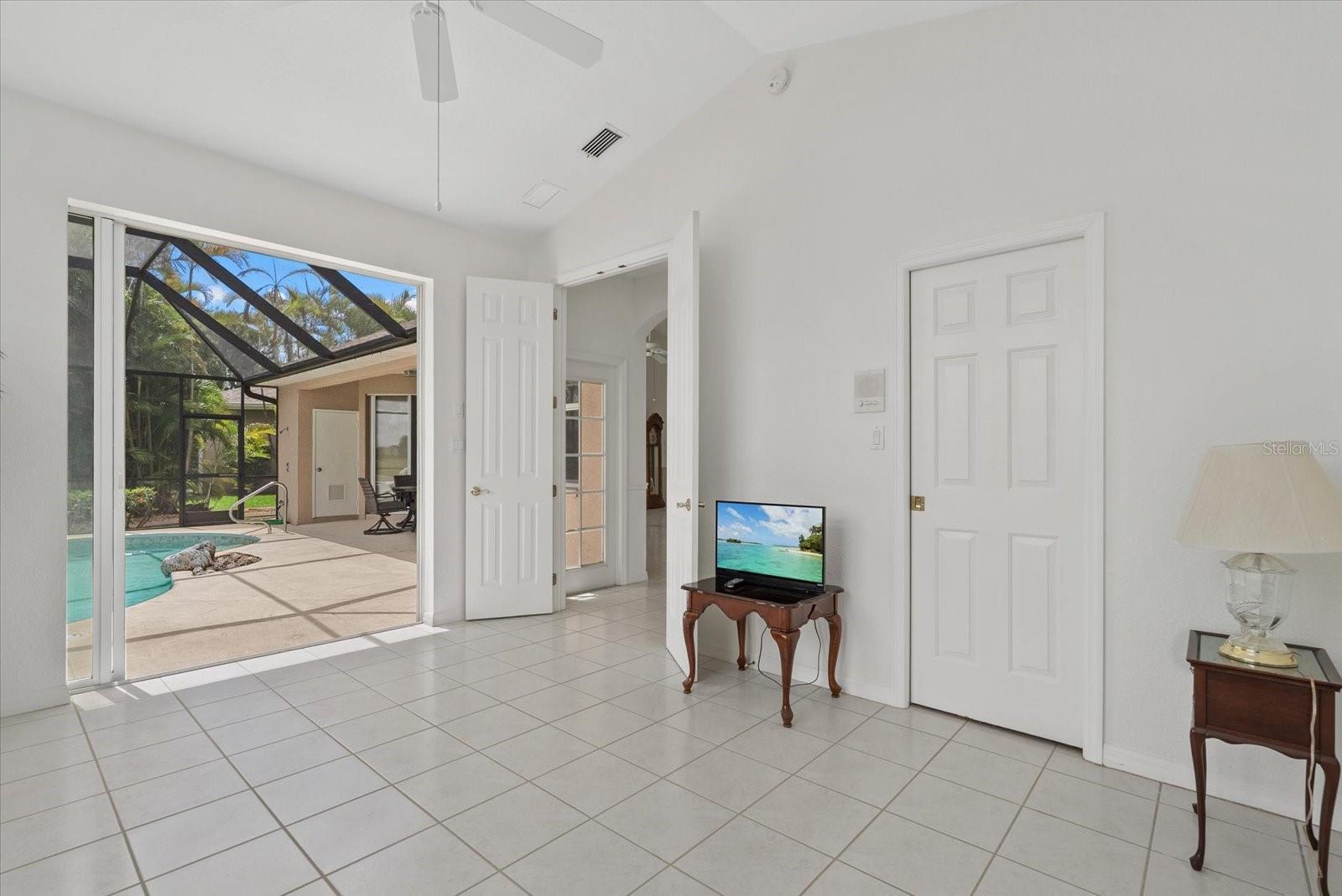 Image 25 of 48 For 5665 Riviera Court