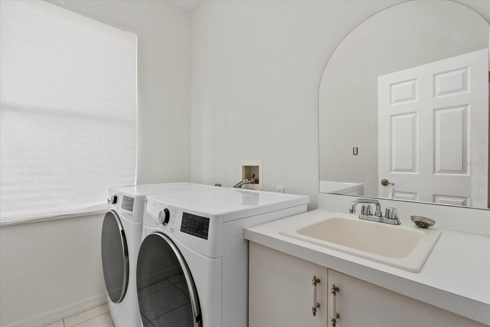 Image 27 of 48 For 5665 Riviera Court