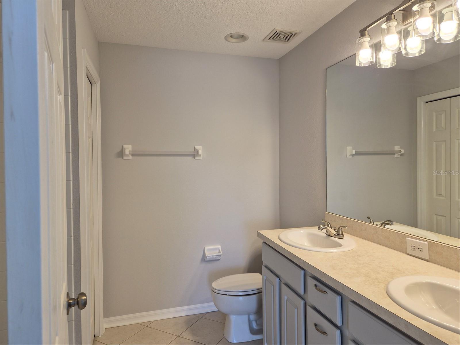 Image 17 of 27 For 6219 Blue Runner Court