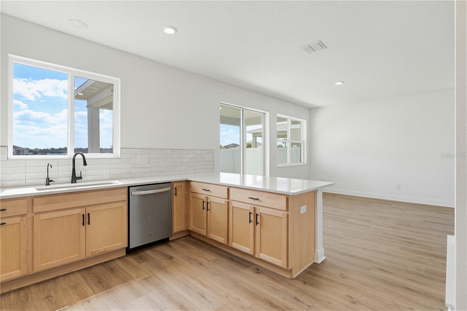 Image 18 of 69 For 9395 Sandy Bluffs Circle