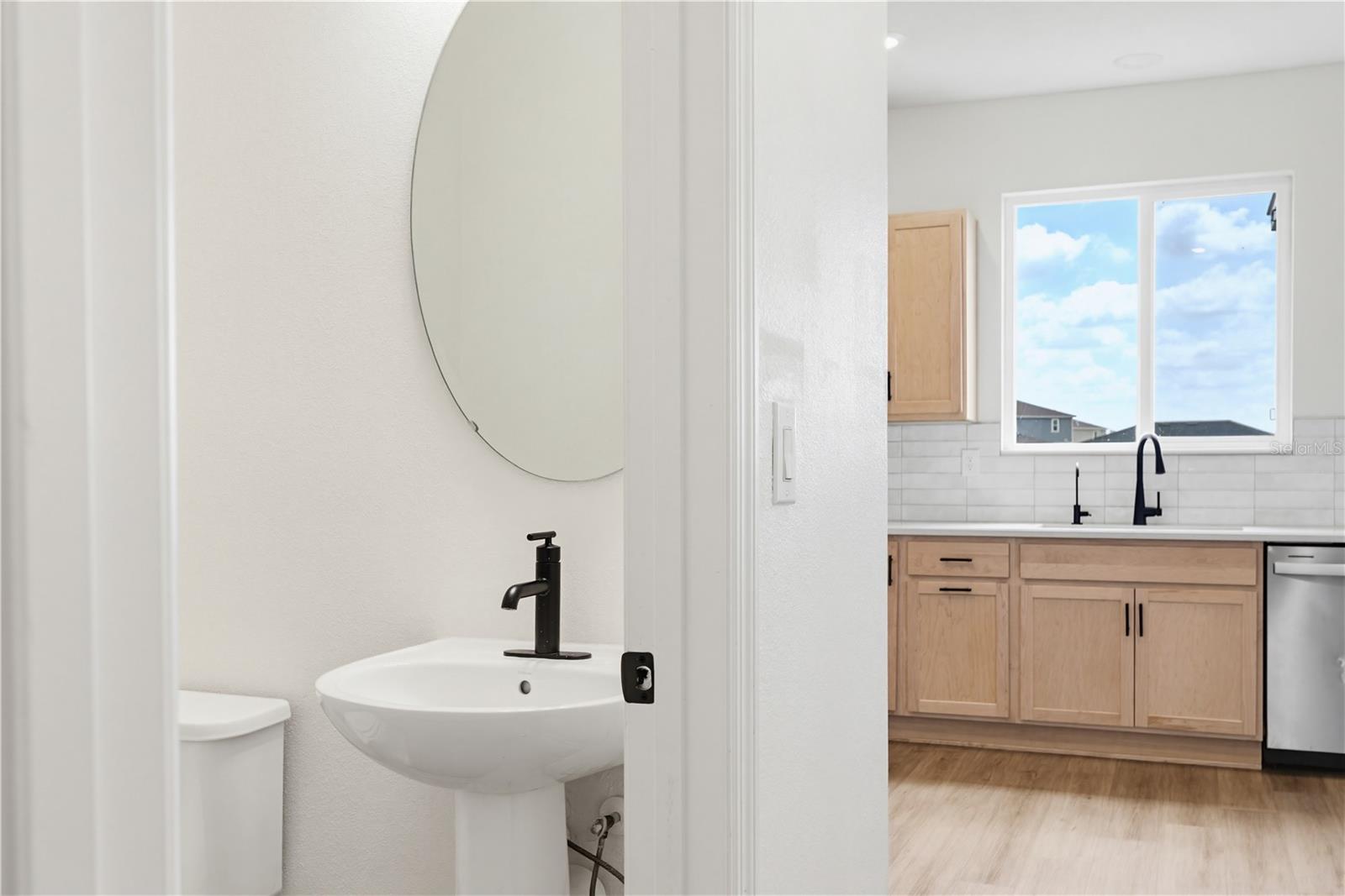 Image 21 of 69 For 9395 Sandy Bluffs Circle