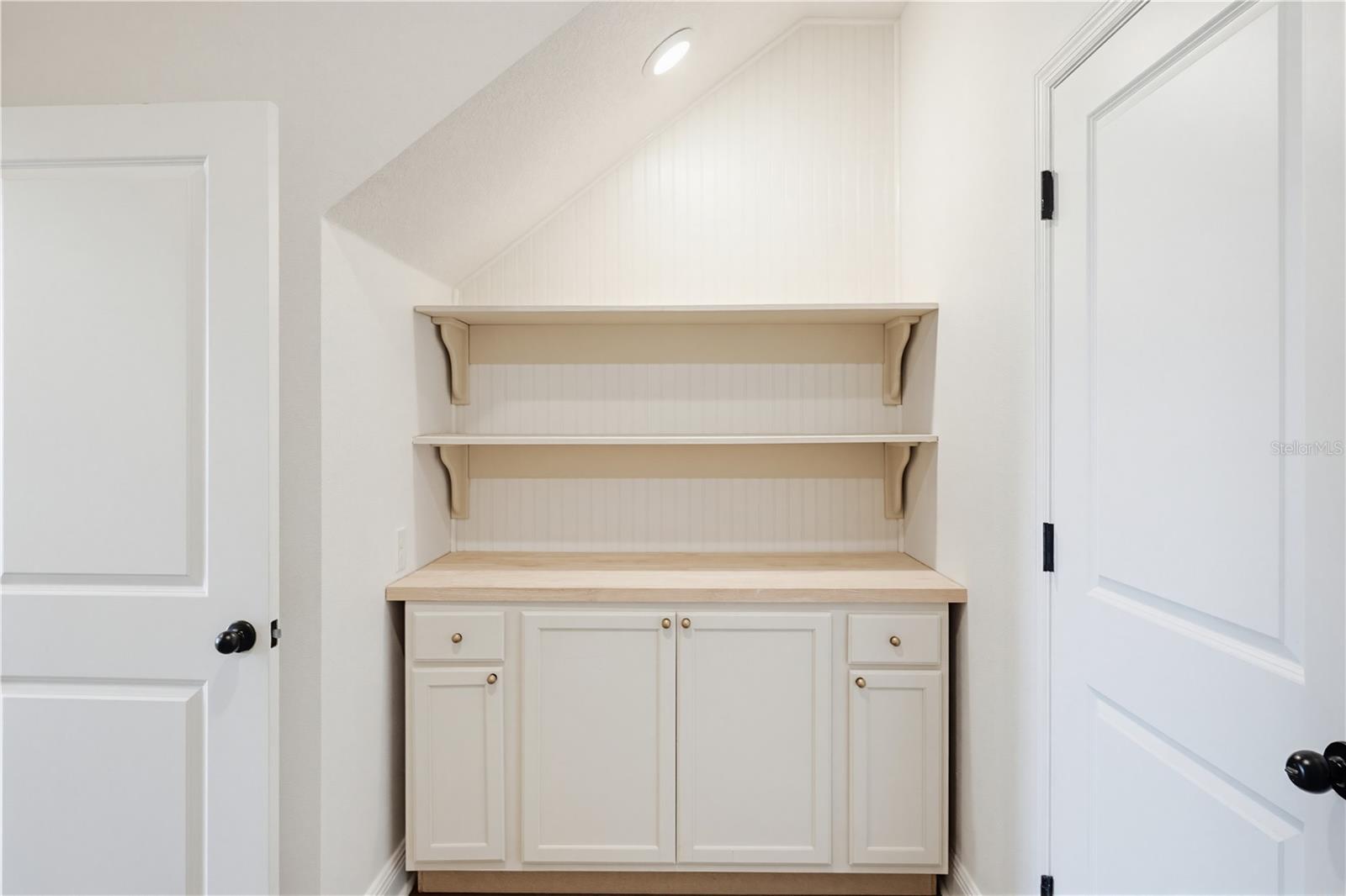 Image 26 of 69 For 9395 Sandy Bluffs Circle