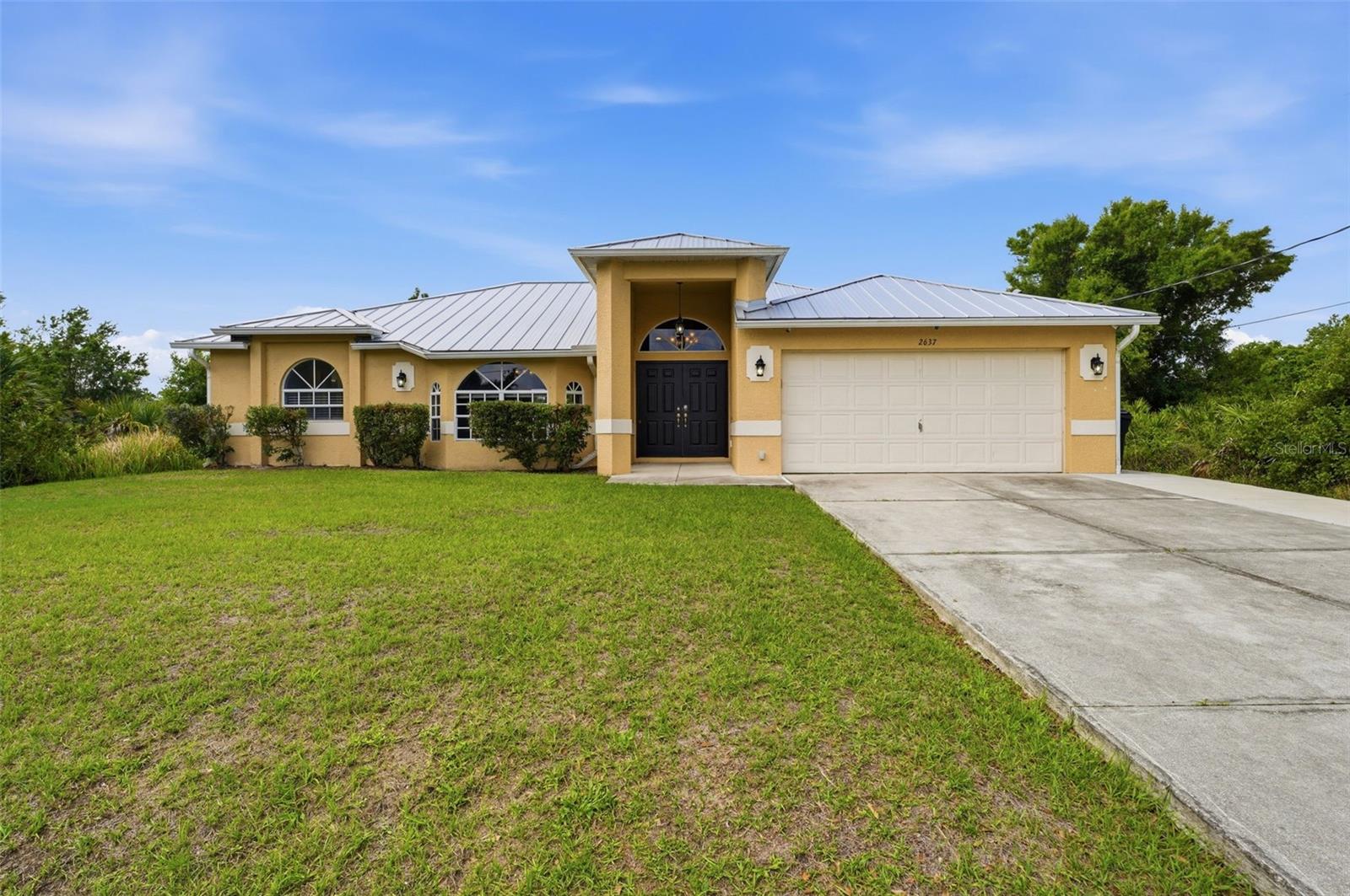 Listing photo id 0 for 2637 Courtland Avenue