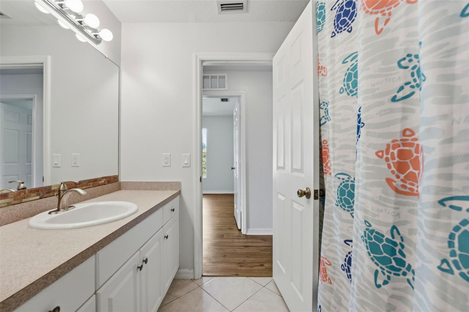 Listing photo id 28 for 2637 Courtland Avenue