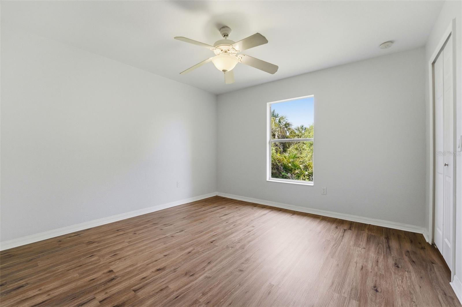 Listing photo id 29 for 2637 Courtland Avenue