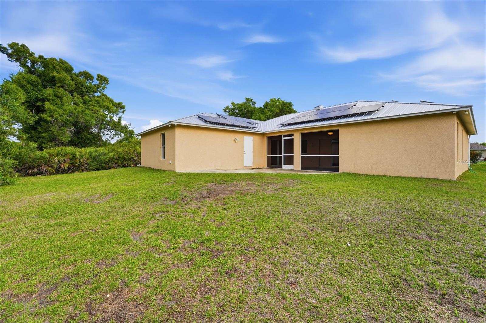 Listing photo id 36 for 2637 Courtland Avenue