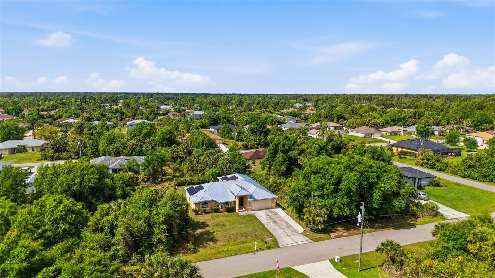 Listing photo id 42 for 2637 Courtland Avenue