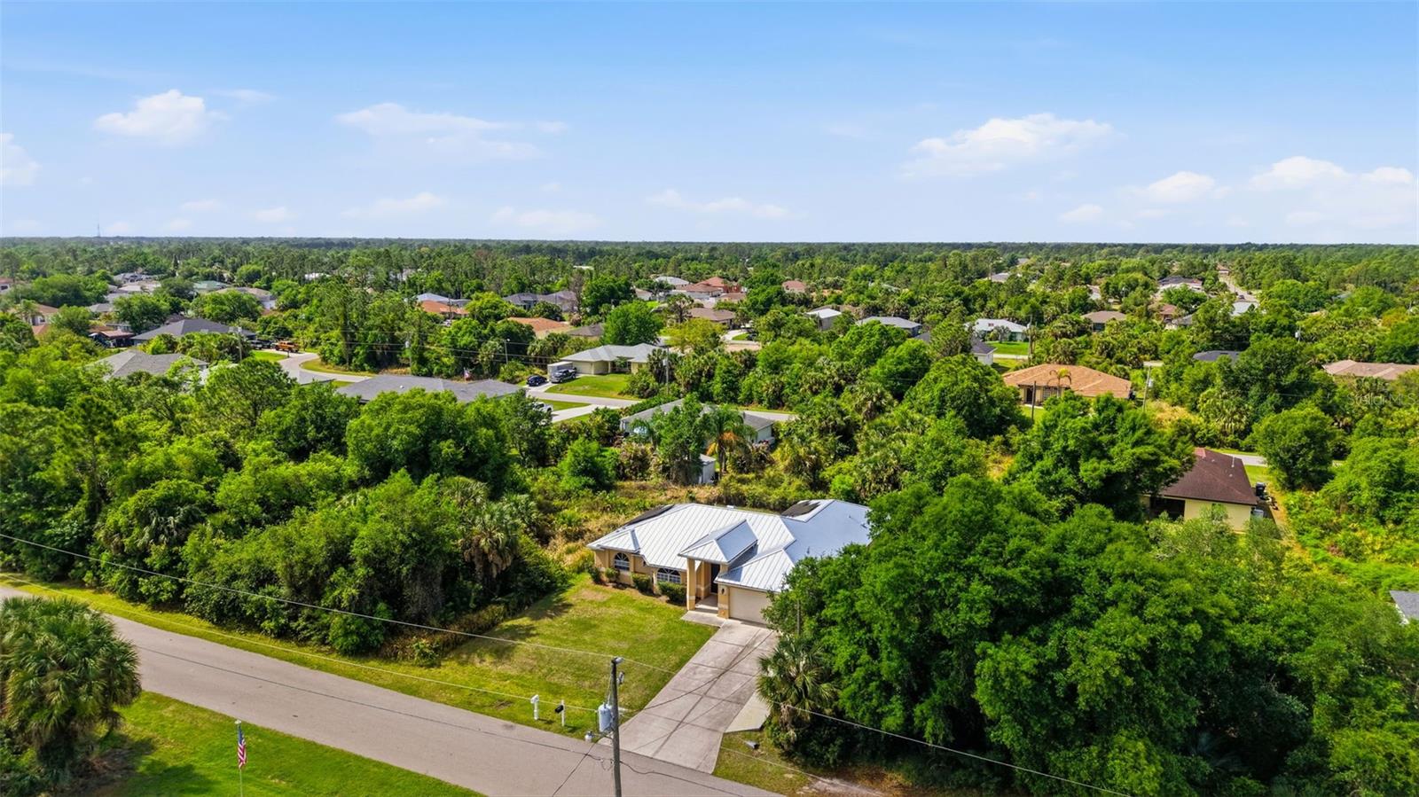 Listing photo id 44 for 2637 Courtland Avenue