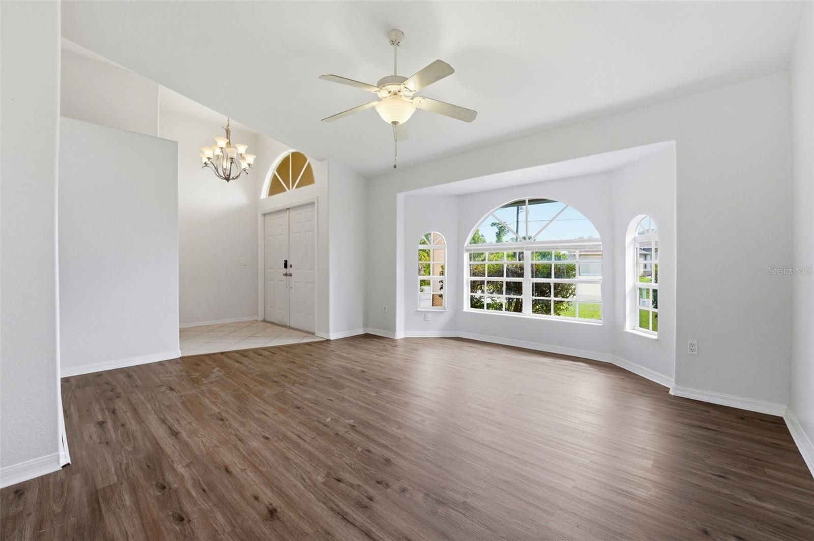 Listing photo id 7 for 2637 Courtland Avenue