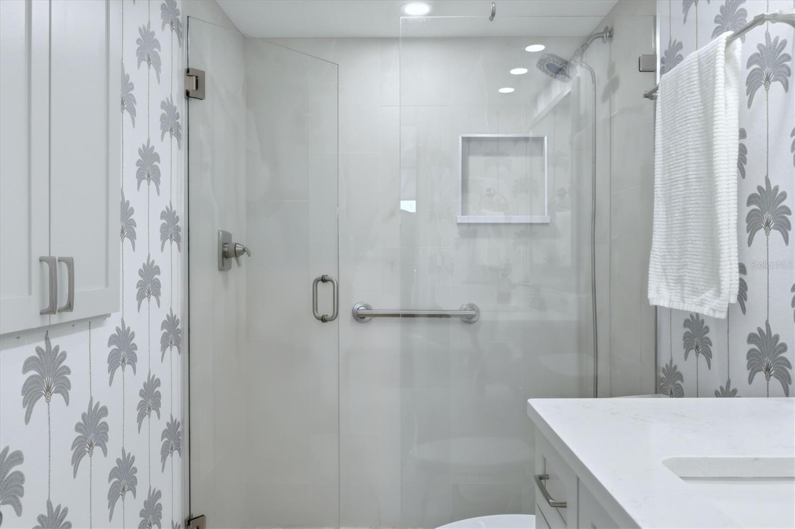 Image 21 of 57 For 555 The Esplanade N 205