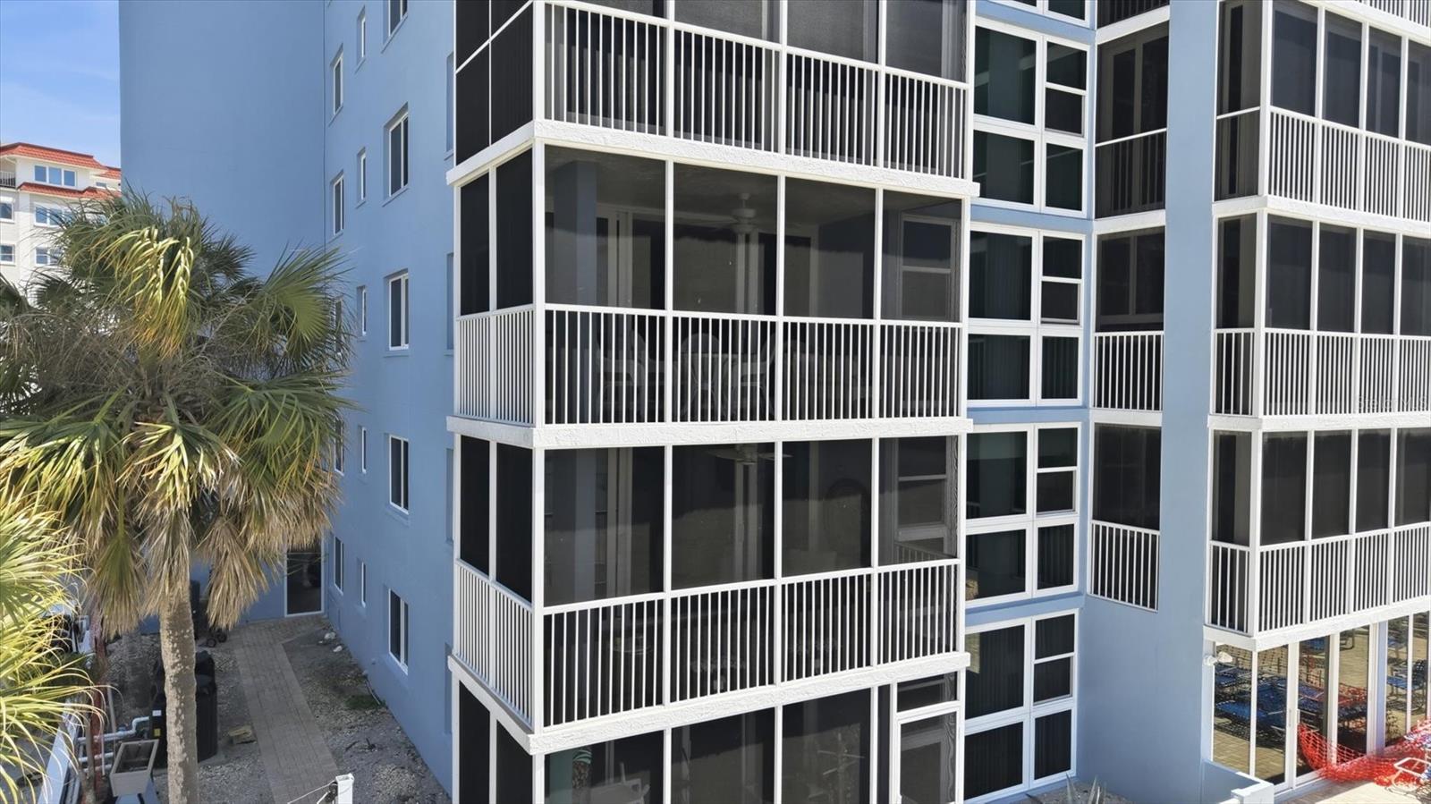 Image 30 of 57 For 555 The Esplanade N 205