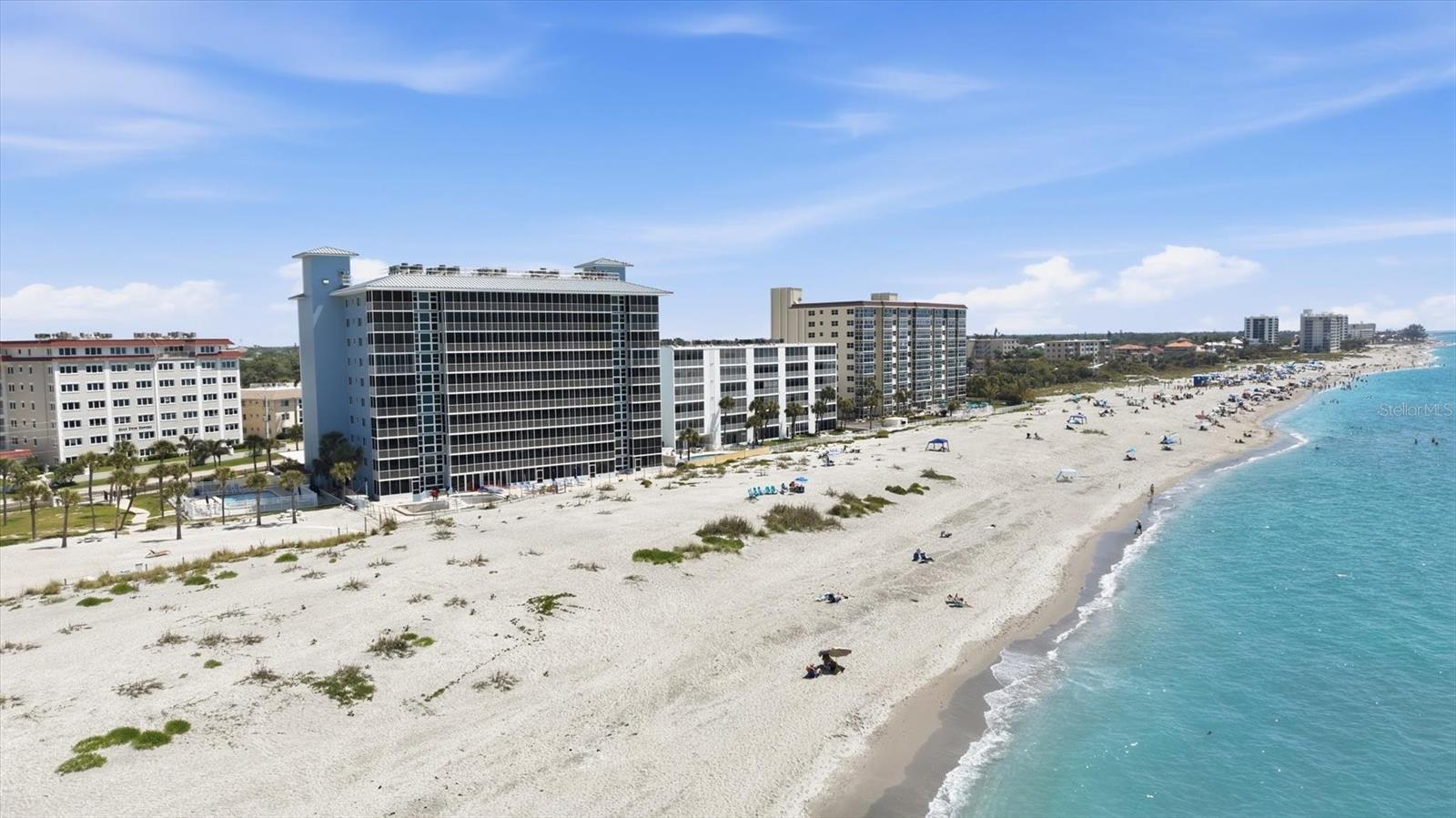 Image 34 of 57 For 555 The Esplanade N 205