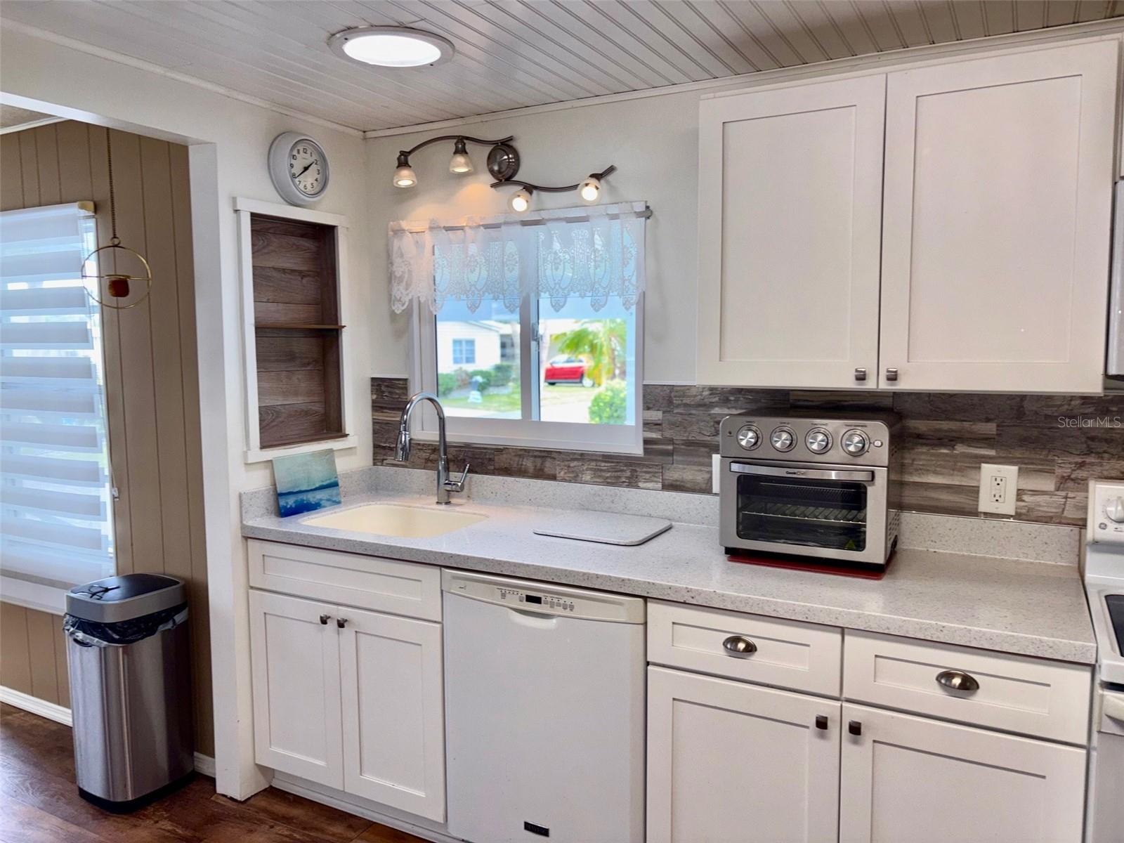 Image 10 of 62 For 413 Cervina Drive N