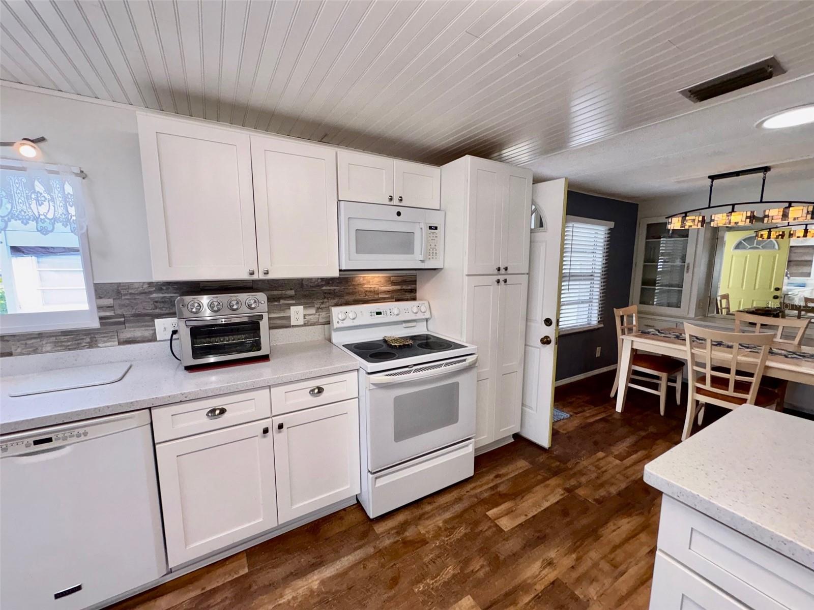 Image 11 of 62 For 413 Cervina Drive N