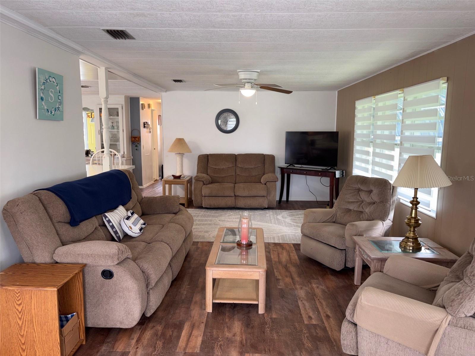 Image 15 of 62 For 413 Cervina Drive N