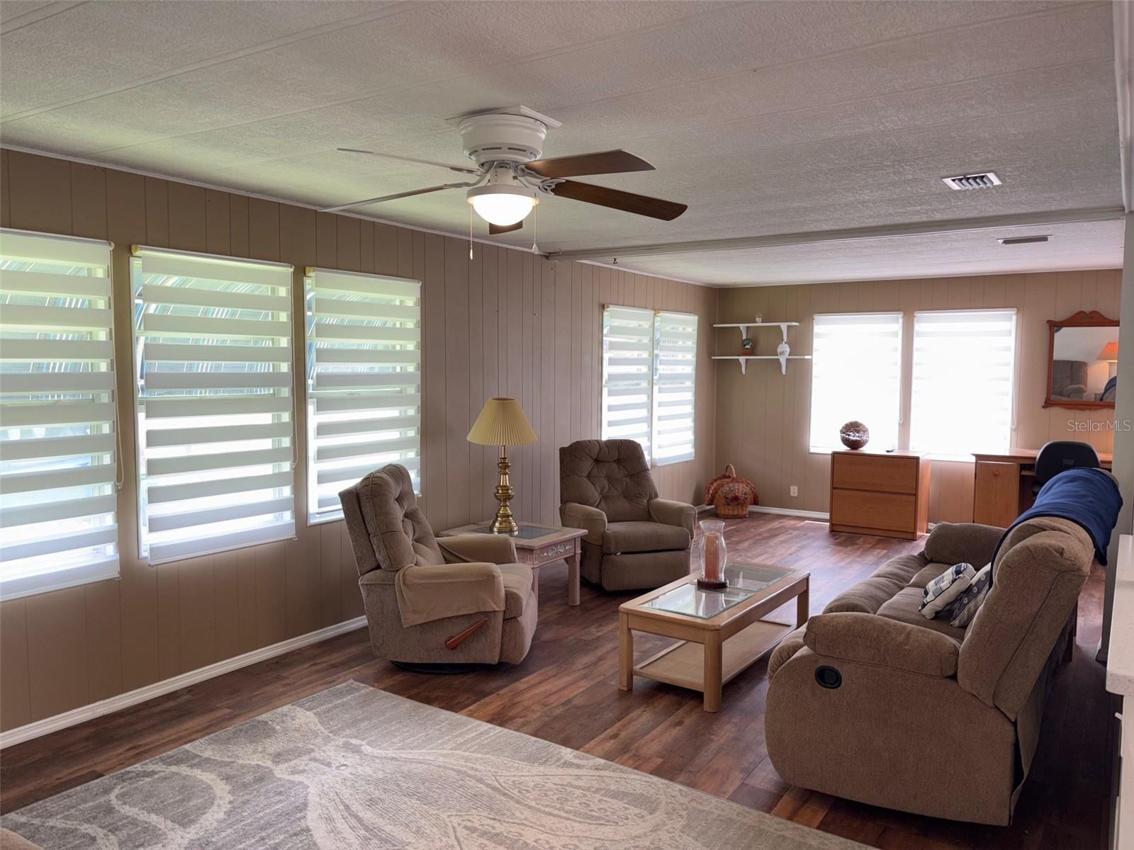 Image 16 of 62 For 413 Cervina Drive N