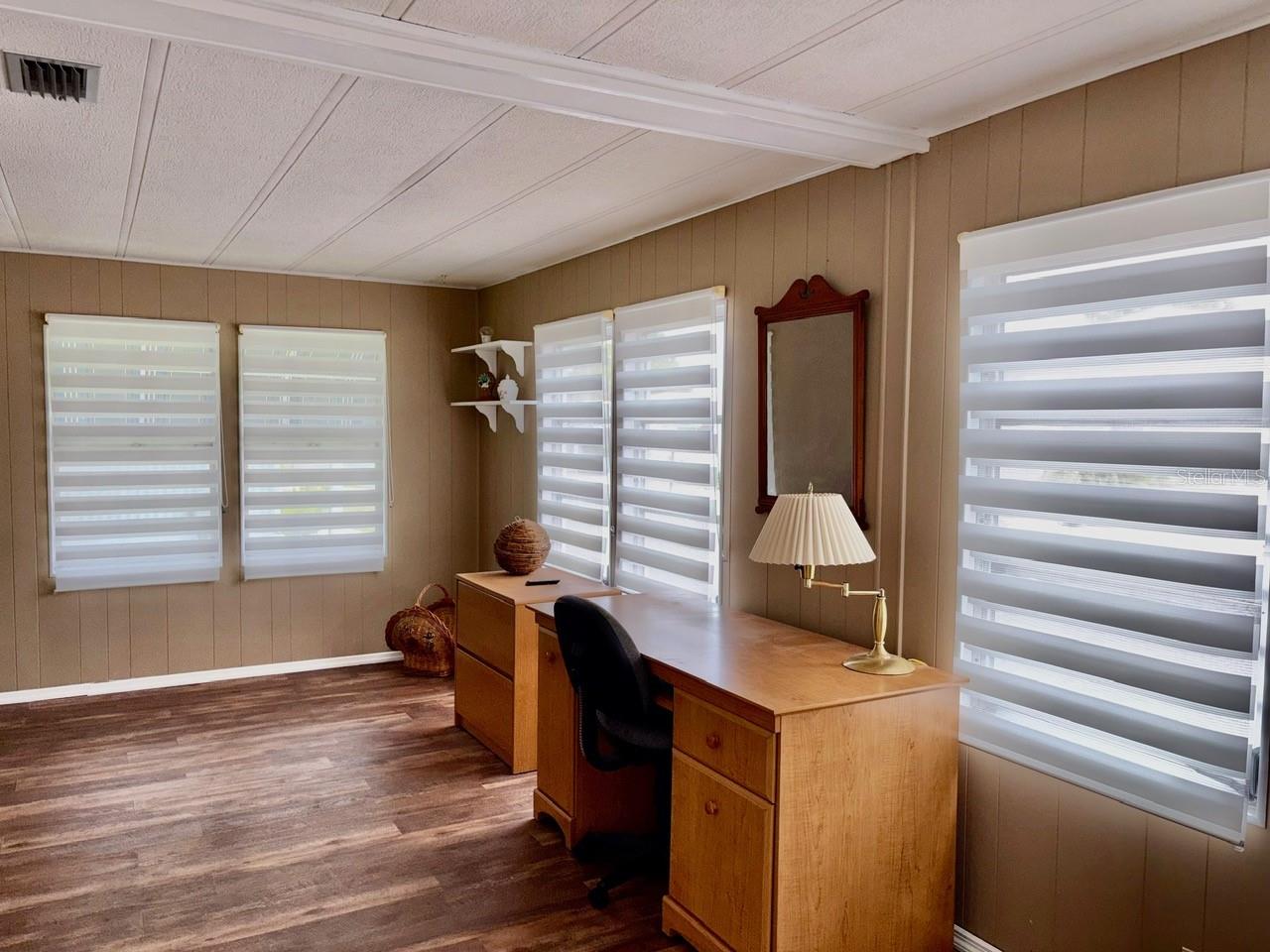 Image 17 of 62 For 413 Cervina Drive N