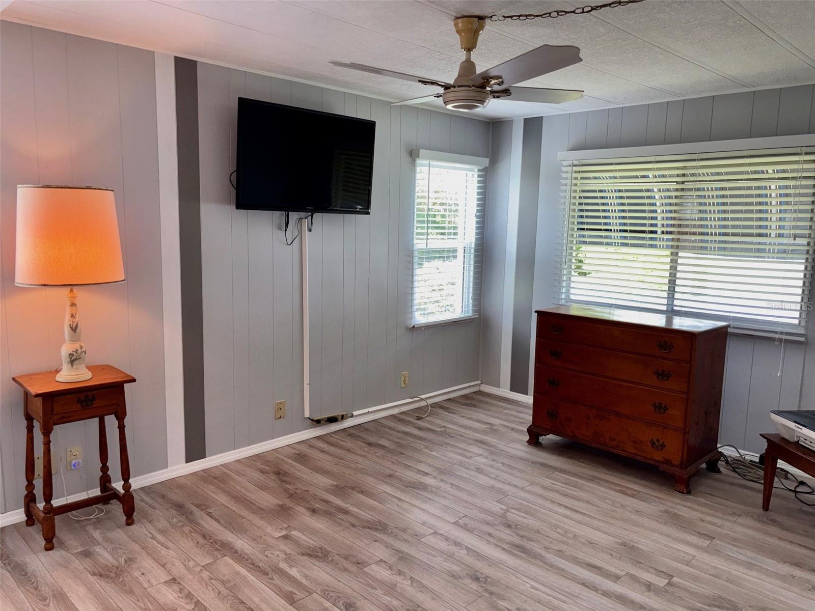 Image 27 of 62 For 413 Cervina Drive N