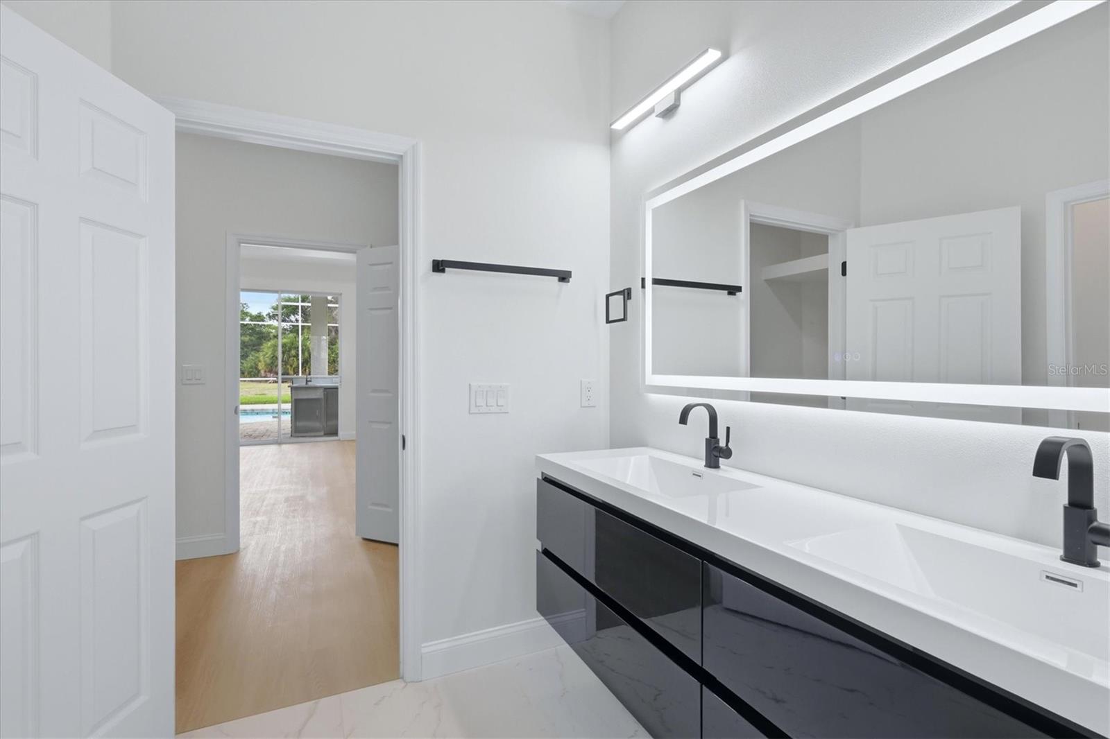 Image 22 of 59 For 8115 Planters Knoll Terrace