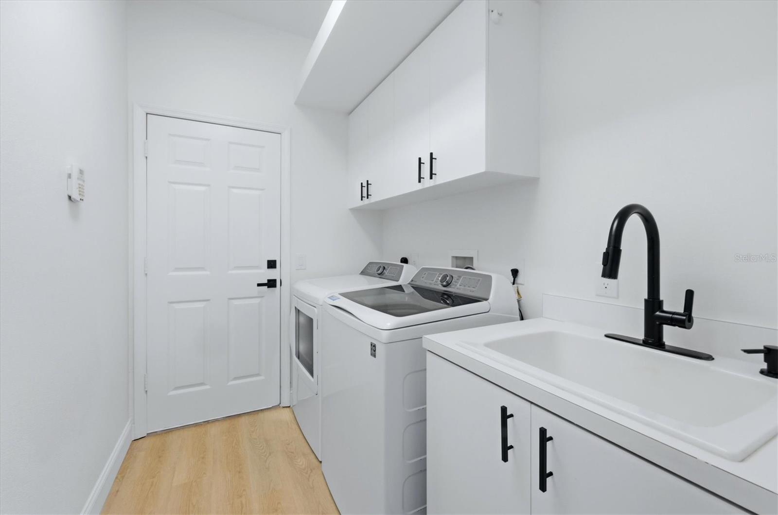 Image 27 of 59 For 8115 Planters Knoll Terrace