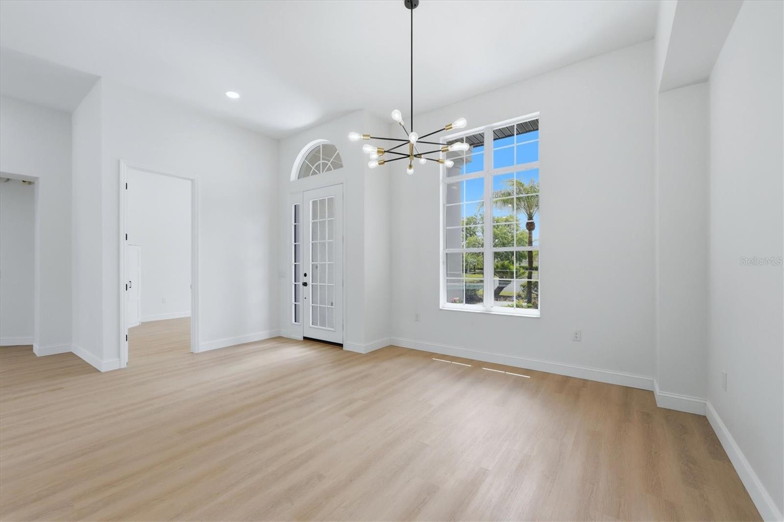 Image 7 of 59 For 8115 Planters Knoll Terrace