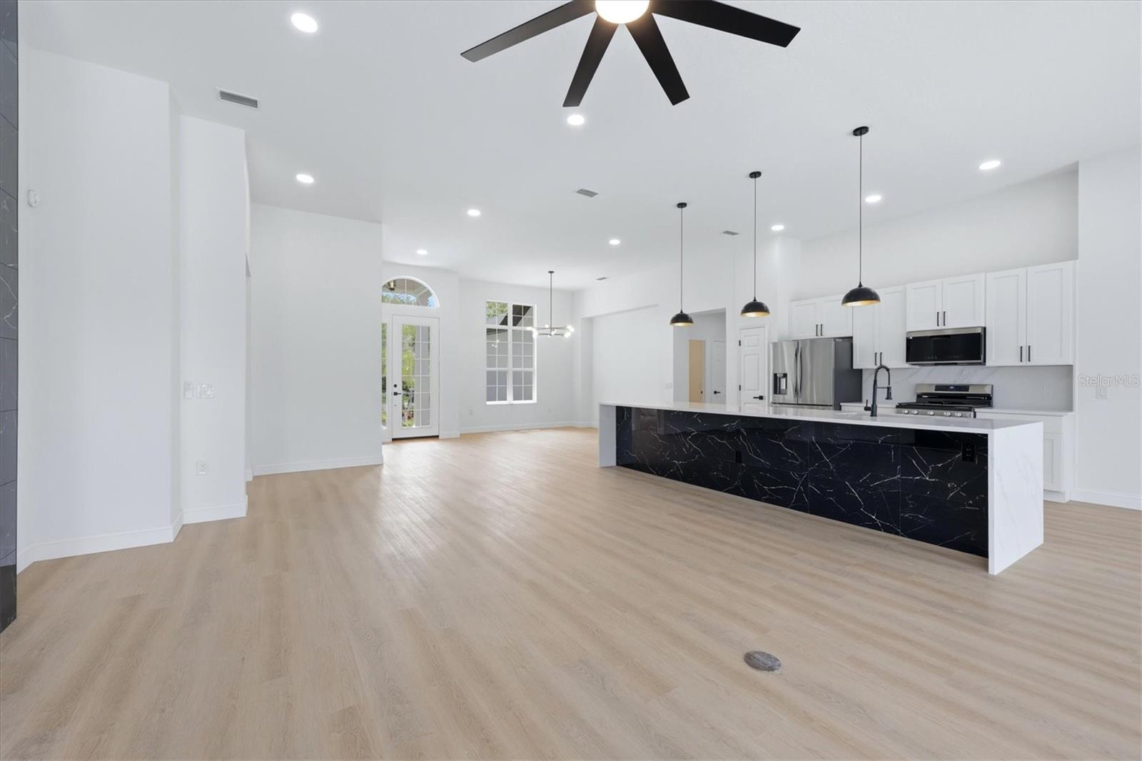 Image 8 of 59 For 8115 Planters Knoll Terrace