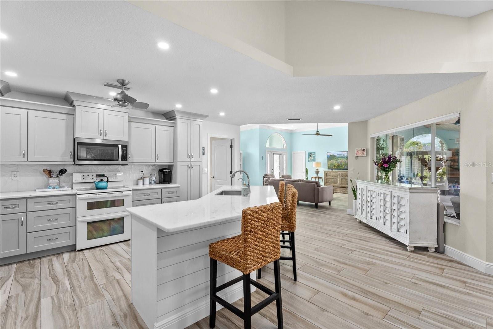 Image 10 of 41 For 550 Silk Oak Drive