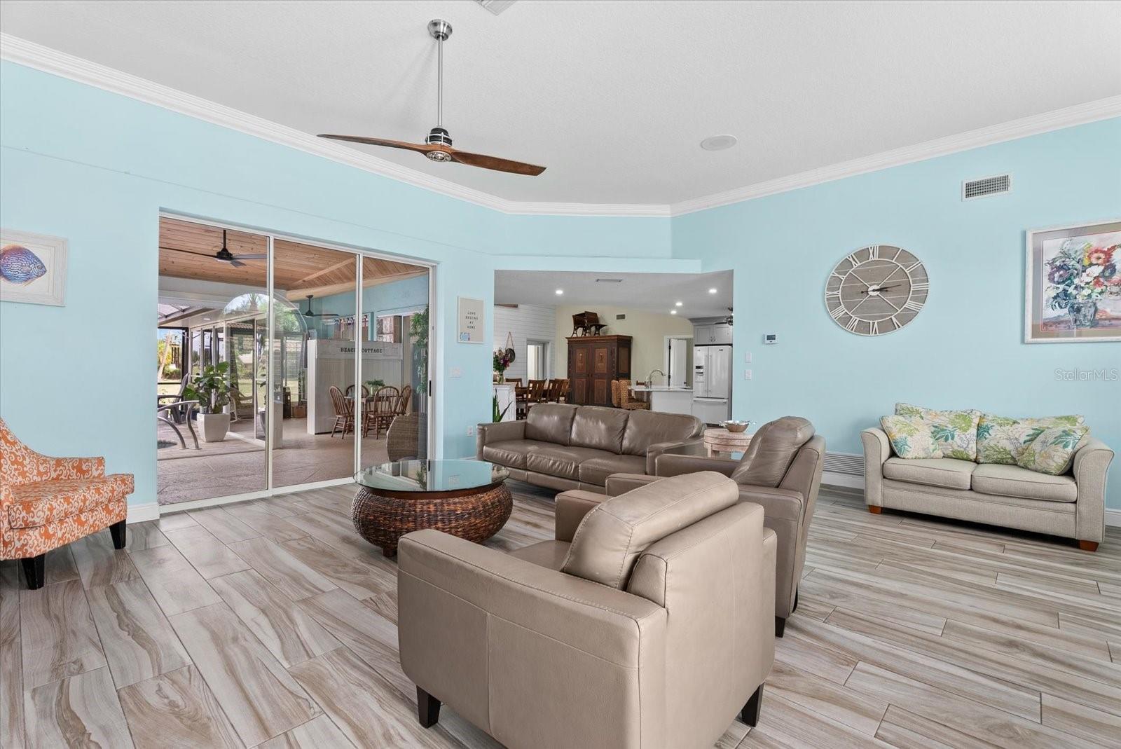 Image 14 of 41 For 550 Silk Oak Drive