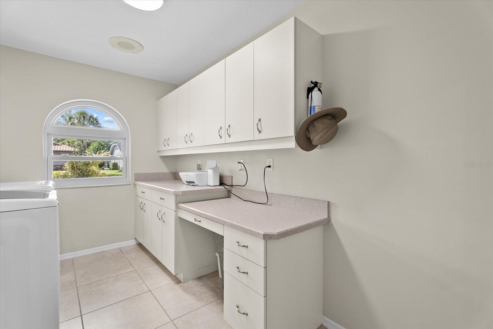 Image 20 of 41 For 550 Silk Oak Drive