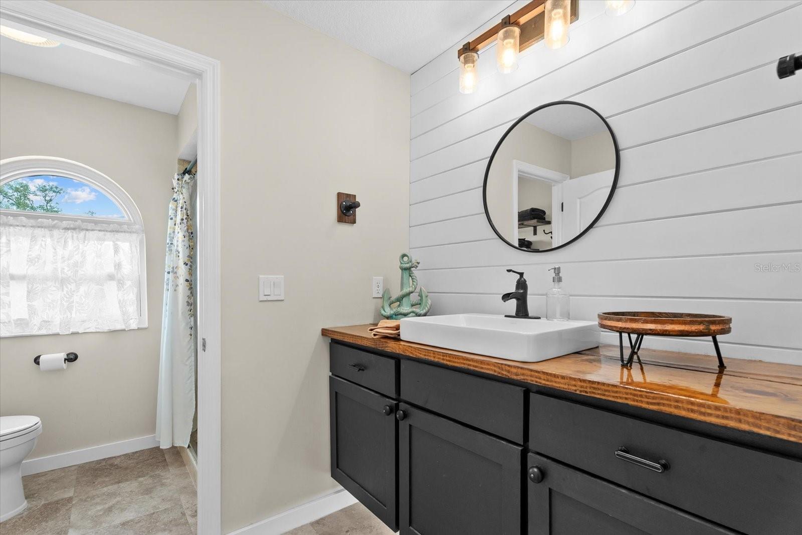 Image 26 of 41 For 550 Silk Oak Drive
