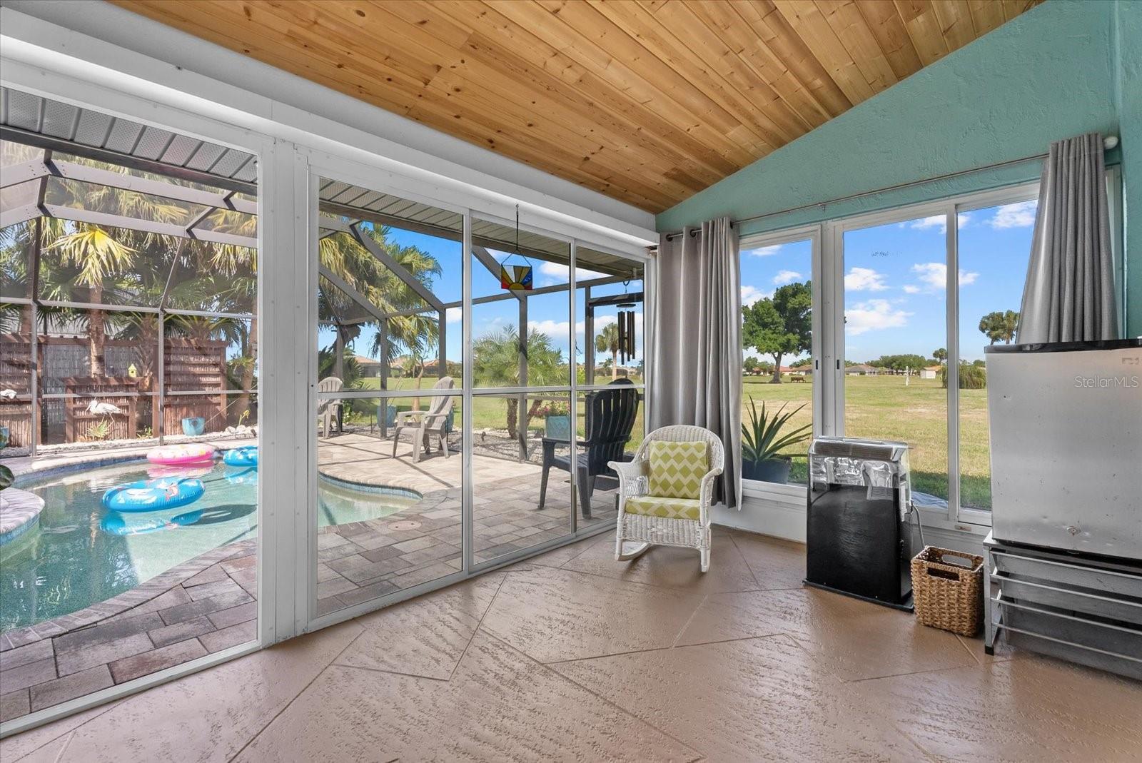 Image 31 of 41 For 550 Silk Oak Drive