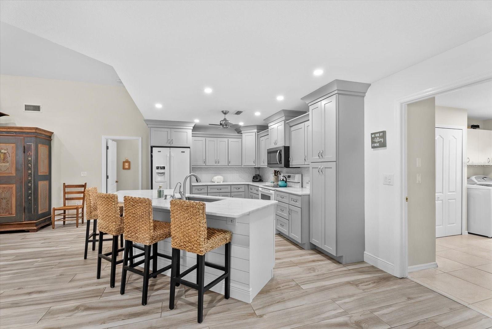 Image 7 of 41 For 550 Silk Oak Drive