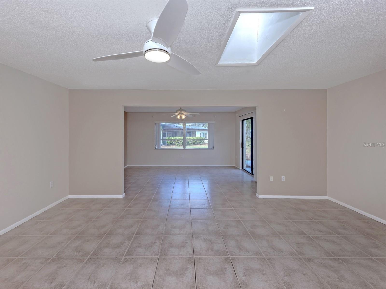 Image 10 of 60 For 6108 Green View Drive 143