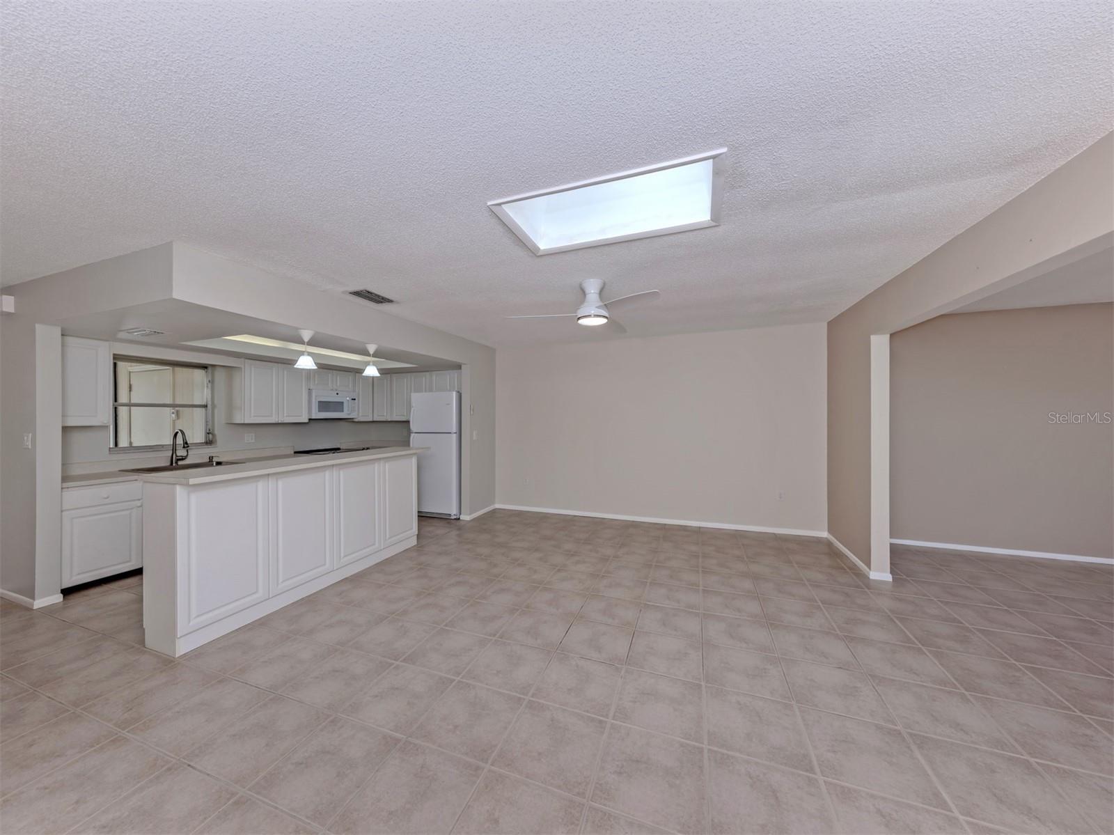 Image 13 of 60 For 6108 Green View Drive 143