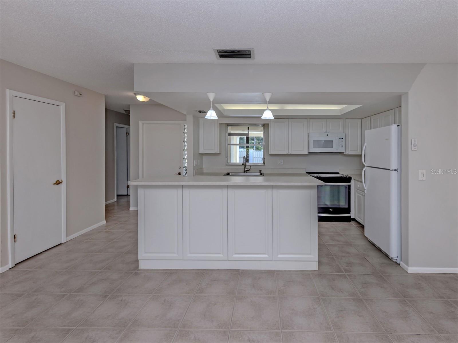 Image 15 of 60 For 6108 Green View Drive 143