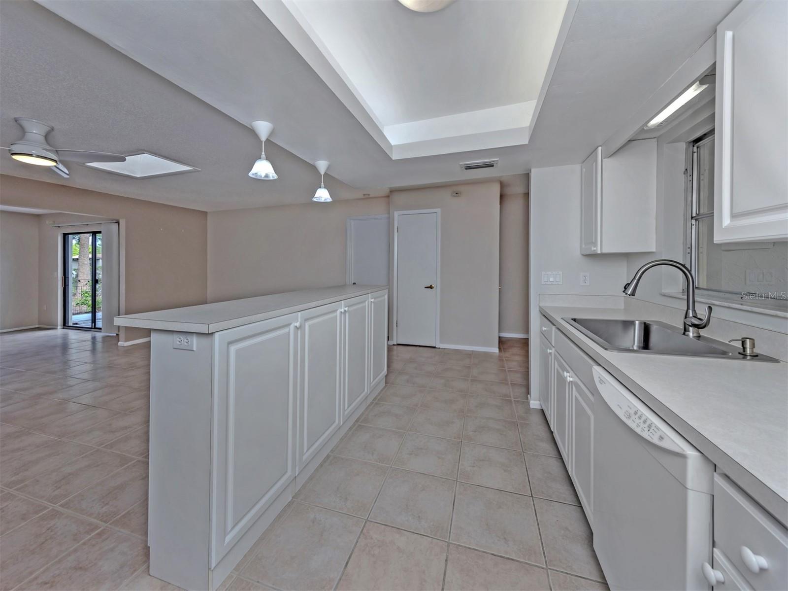 Image 20 of 60 For 6108 Green View Drive 143