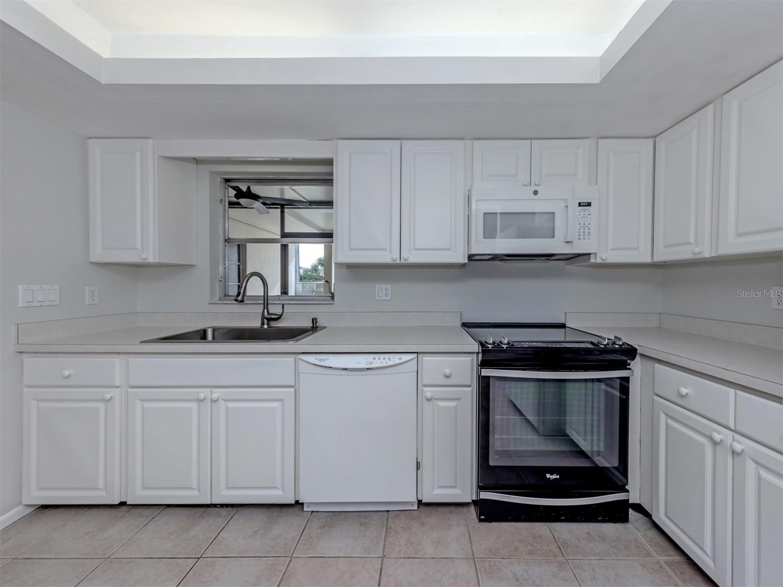 Image 21 of 60 For 6108 Green View Drive 143