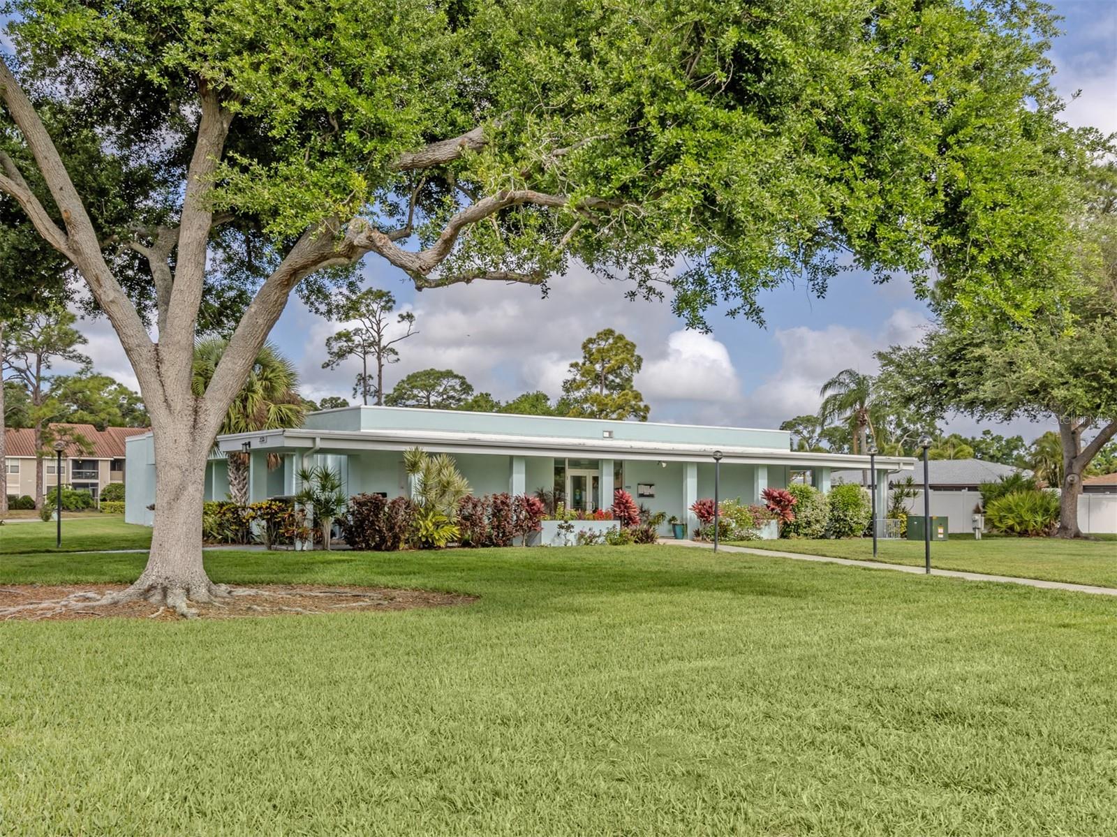 Image 31 of 60 For 6108 Green View Drive 143