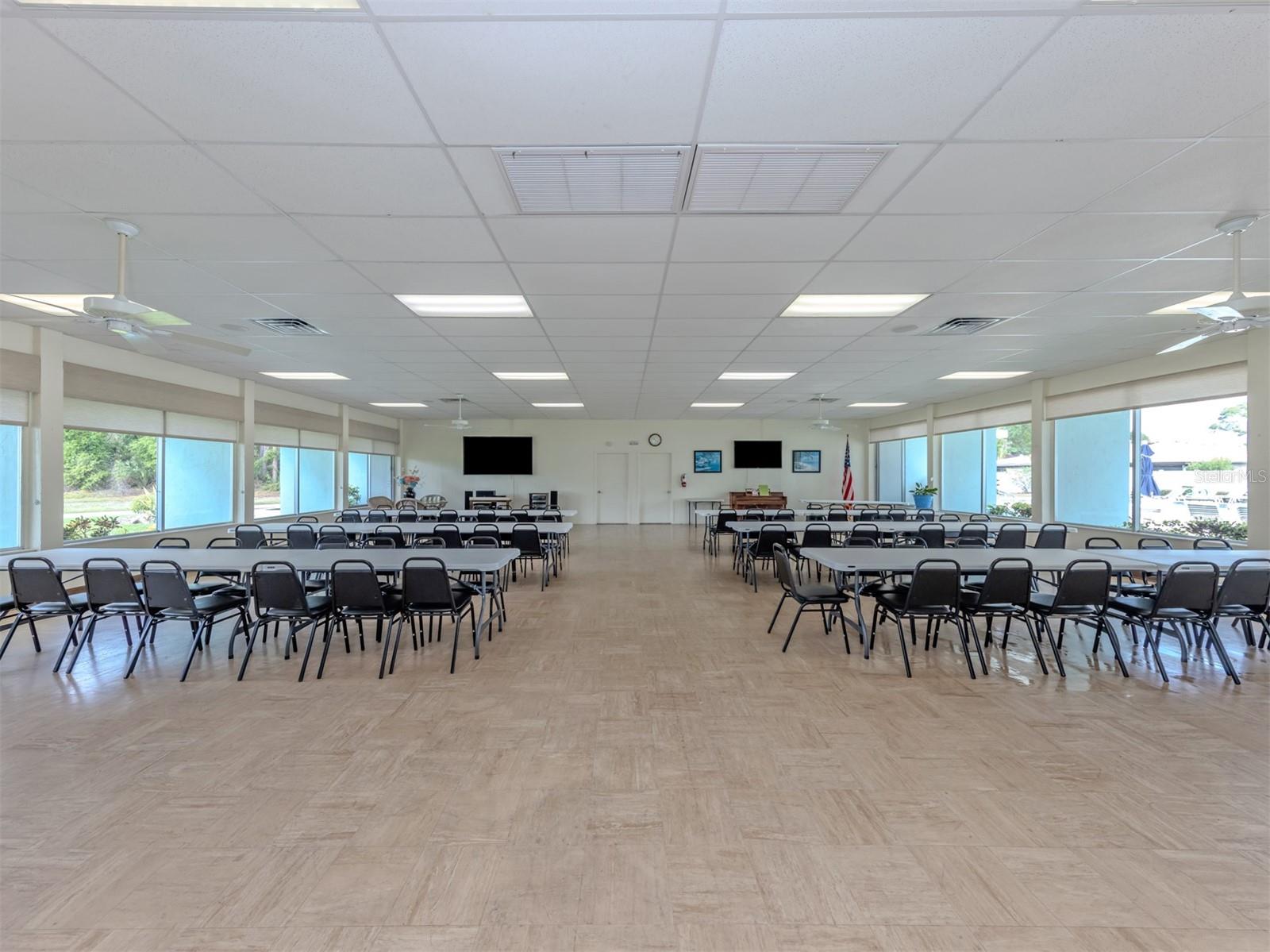 Image 36 of 60 For 6108 Green View Drive 143