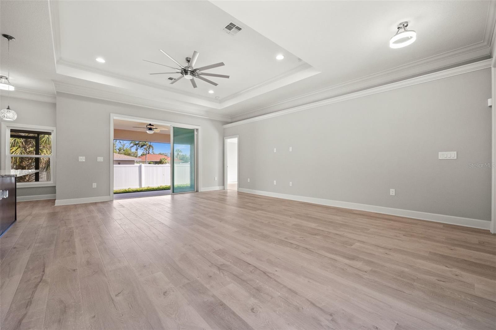 Image 15 of 35 For 1056 Tampa Road