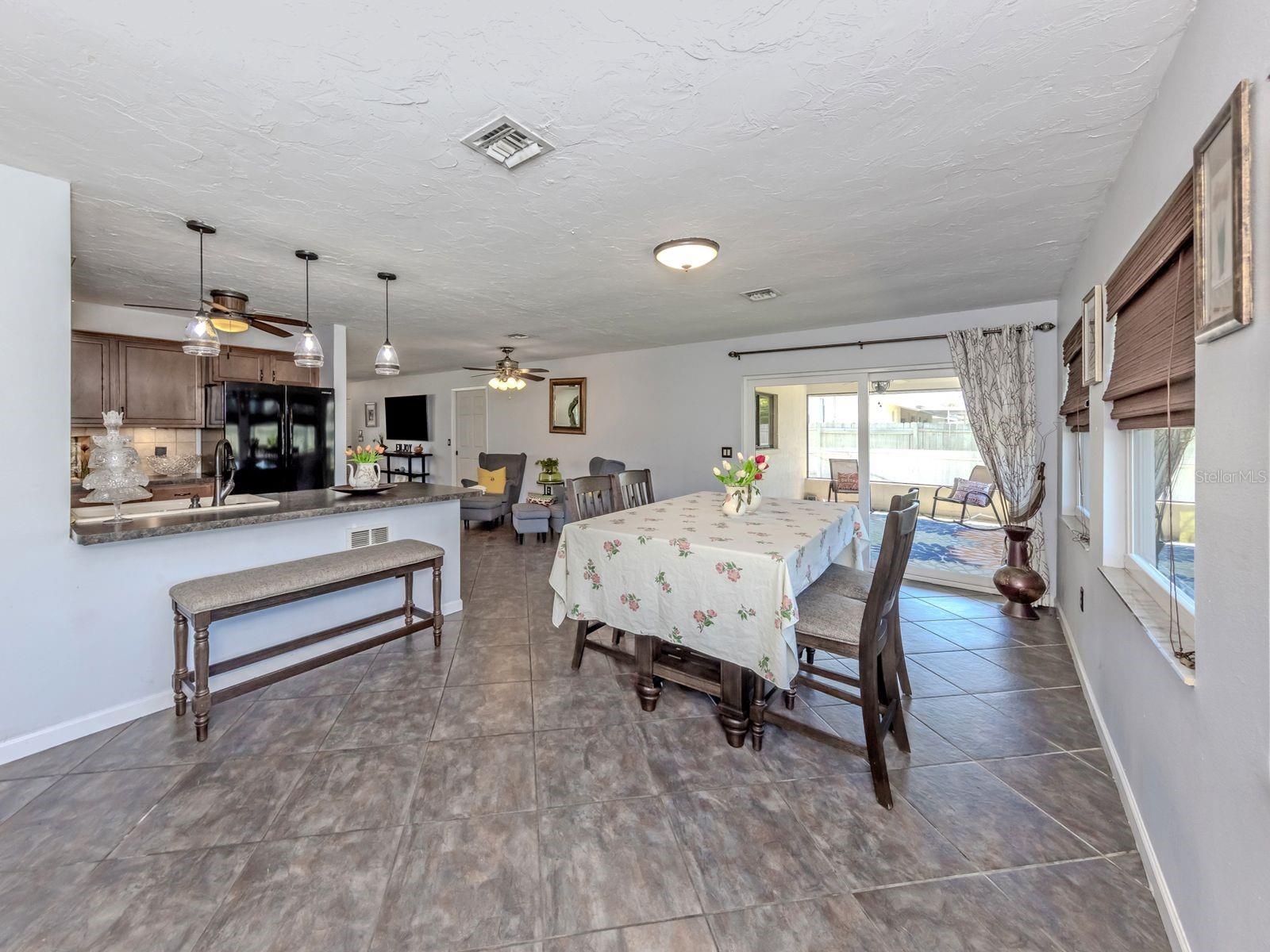 Image 14 of 43 For 2972 Argyle Road