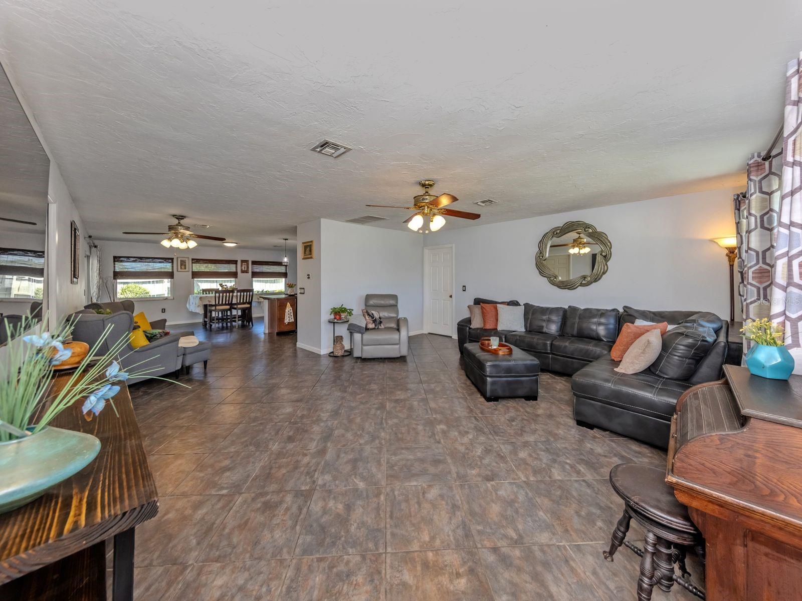 Image 7 of 43 For 2972 Argyle Road