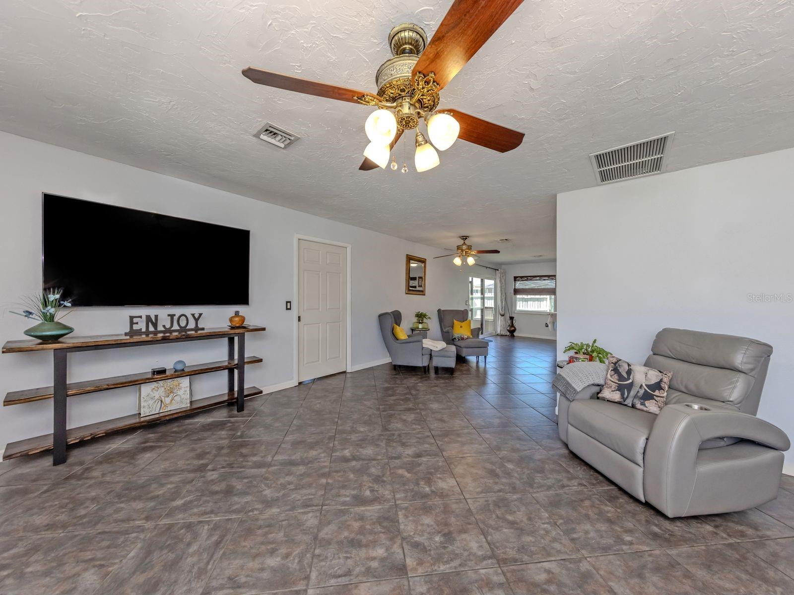 Image 9 of 43 For 2972 Argyle Road